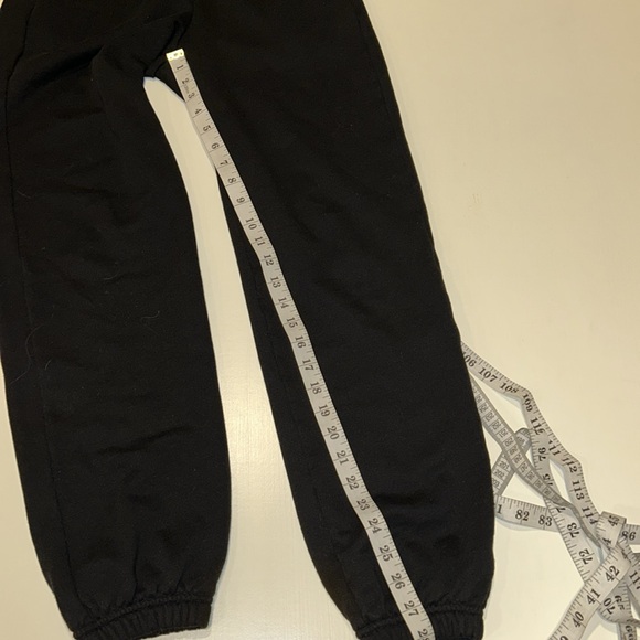 ALO Sweatshirt Accolade Crew Neck and Accolade Straight Leg Sweatpant Black XXS - Picture 6 of 10